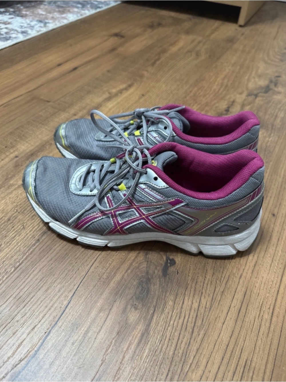 ASICS Women's Quick Walk 2 Gray & Pink Running Shoes size 8